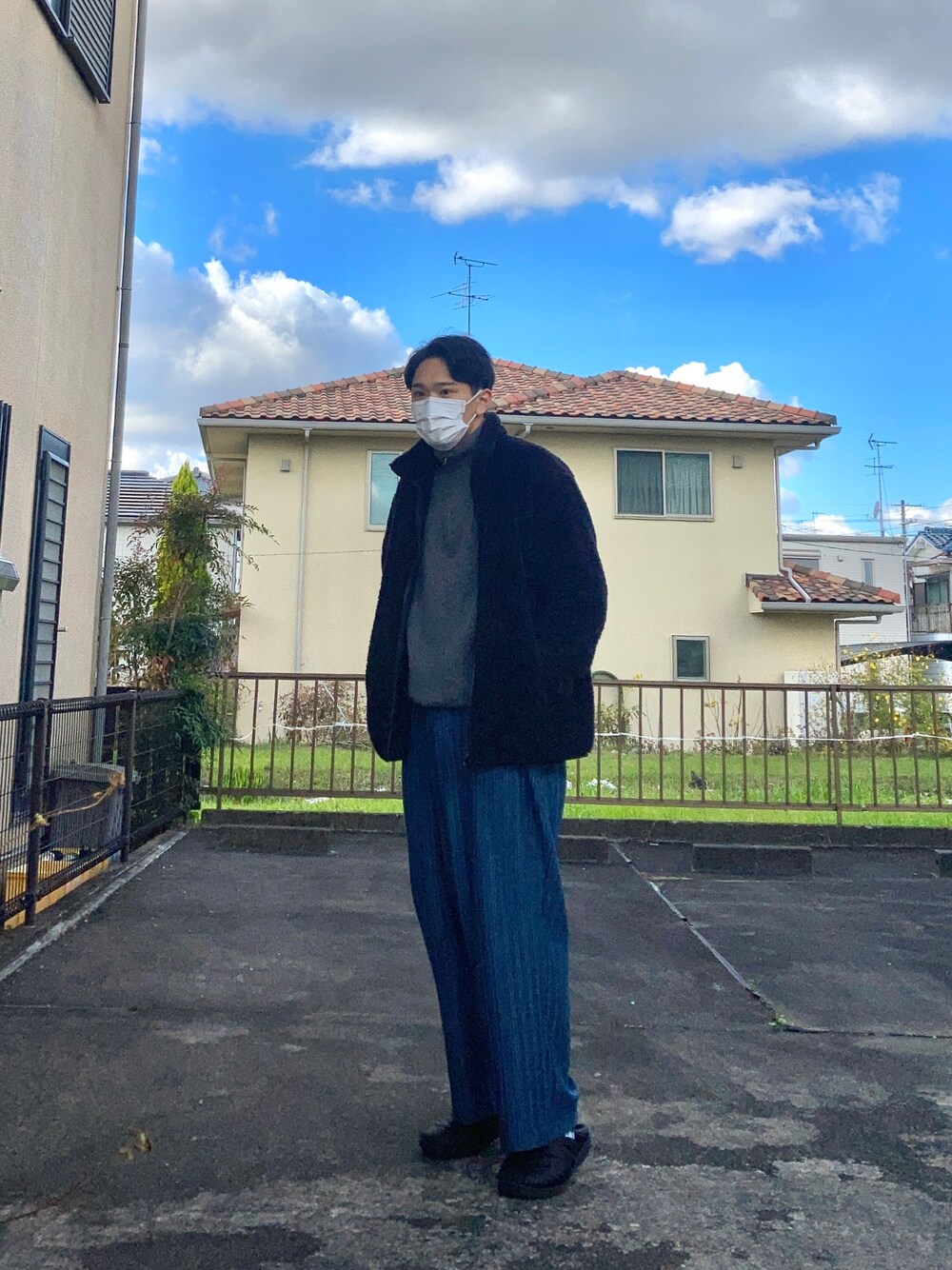 「冬コーデ、プチプラコーデ、ハーフジップニット、ボアフリース、UNIQLO、プリーツパンツ、EMMA  CLOTHES、SUBU」｜「UNIQLOのアイテム（ニット/セーター、グレー系）」を使った、たくさん（メンズ・170cm）の冬コーディネートの1枚目の写真