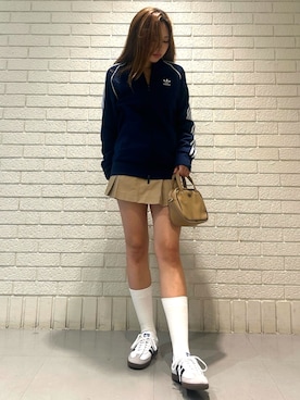 「ジャージ」｜「アイテム（バッグ）」を使った、リンさん（レディース・159cm）の秋コーディネート