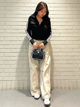 「アイテム（ジャージ）」を使った、リンさん（レディース・159cm）の秋コーディネート