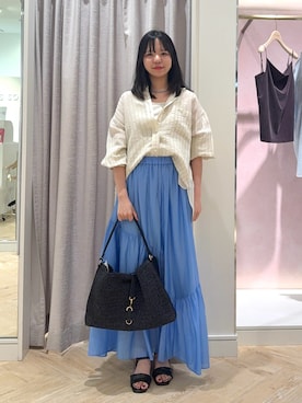 「NOLLEY’S Sophi（ノーリーズソフィ）のウォッシャブルMARSALAダブルストライプシャツ（シャツ/ブラウス、ホワイト系）」を使った、YUKAさん（レディース・157cm）の夏コーディネート