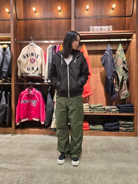 「アイテム（パーカー）」を使った、Kristenさん（レディース・171cm）の秋コーディネート