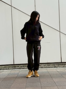 「AVIREX（アヴィレックス）のアイテム」を使った、Kristenさん（レディース・171cm）の秋コーディネート