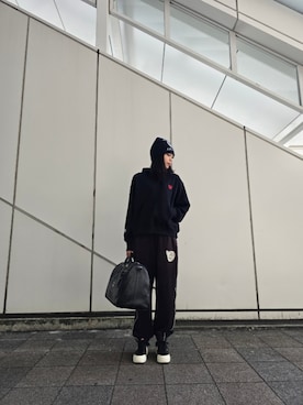 「ベロア」｜「アイテム（スウェットパンツ）」を使った、Kristenさん（レディース・171cm）の秋コーディネート