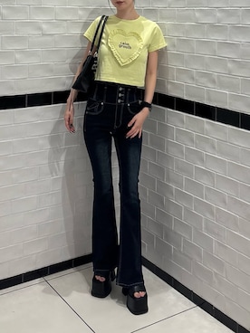 「EMODA（エモダ）のハートフリルロゴTシャツ（Tシャツ/カットソー、イエロー系）」を使った、Yuzukiさん（レディース・160cm）の夏コーディネート