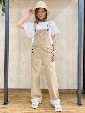 「Levi's（リーバイス）のアイテム（サロペット/オーバーオール）」を使った、まあちゃみさん（レディース・164cm）の夏コーディネート
