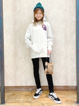 「HONEYSUCKLE ROSE（ハニーサックルローズ）のアイテム（帽子）」を使った、まあちゃみさん（レディース・164cm）の冬コーディネート
