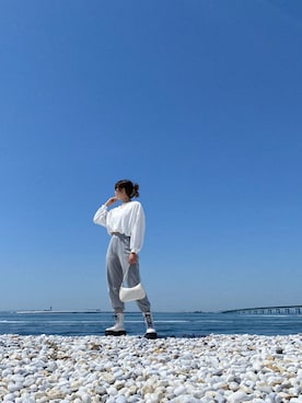 「海」｜「アイテム（スウェットパンツ）」を使った、玲奈さん（レディース・162cm）の夏コーディネート