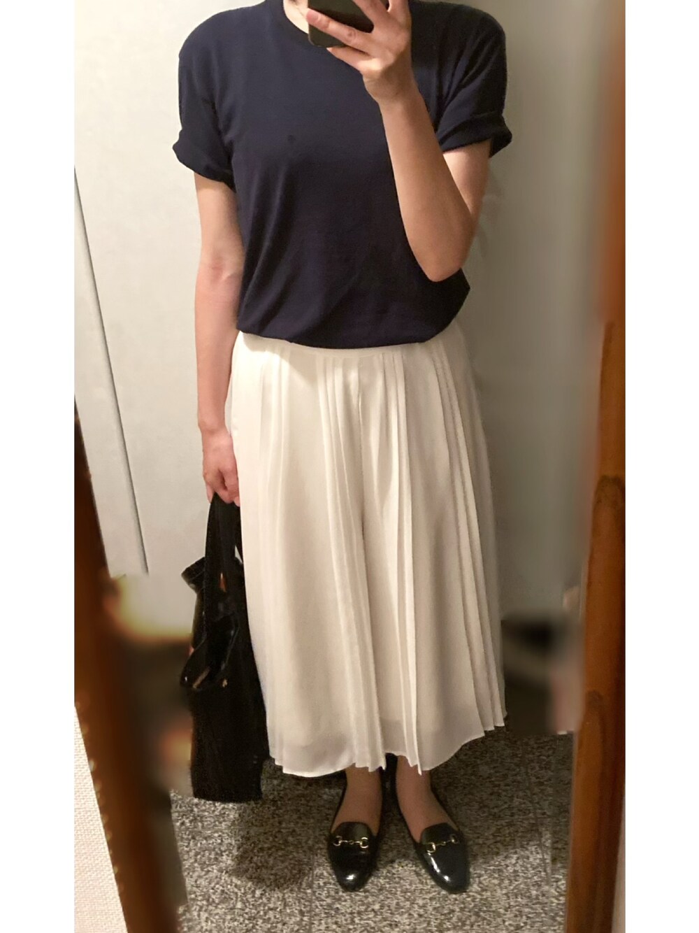 「お仕事コーデ、お仕事スタイル、OLコーデ、オフィスカジュアル」｜「UNIQLOのアイテム（Tシャツ/カットソー、ブラック系）」を使った、megmemegmeさん（レディース・162cm）の秋コーディネートの1枚目の写真