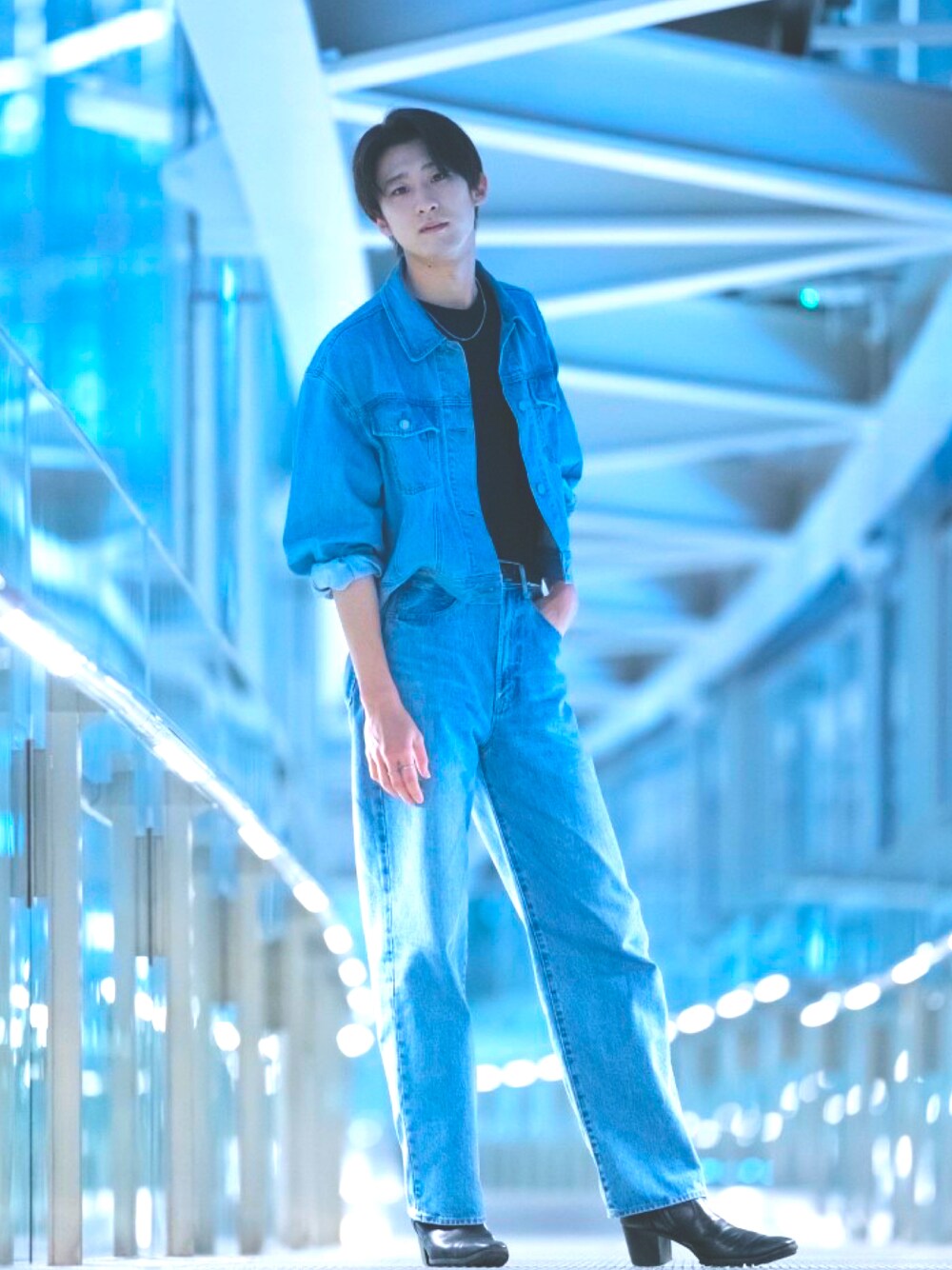 「メンズファッション、デニムコーデ、セットアップ」｜「YOSUKEのアイテム（ブーツ、ブラック系）」を使った、yusuke0822さん（メンズ・184cm）の春コーディネートの1枚目の写真
