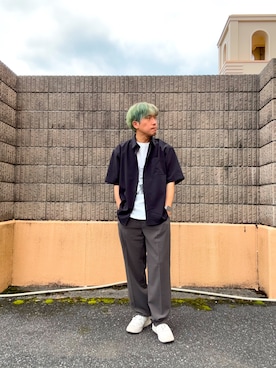 「ITEMS URBANRESEARCH（アイテムズ アーバンリサーチ）のヨウリュウ レギュラーカラー 半袖シャツ（シャツ/ブラウス、ブラック系）」を使った、HIROさん（メンズ・170cm）の春コーディネート