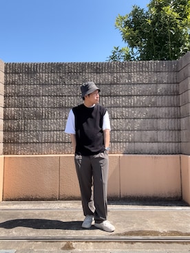 「ITEMS URBANRESEARCH（アイテムズ アーバンリサーチ）の『接触冷感/抗菌』高機能ニットベスト+5分袖Tシャツset(楽着シリーズ)（ニット/セーター、ブラック系）」を使った、HIROさん（メンズ・170cm）の春コーディネート
