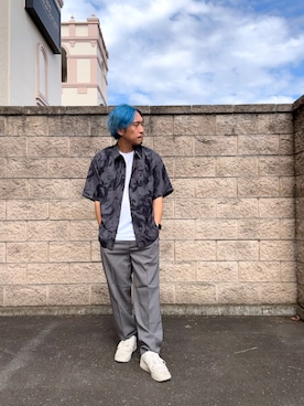 「ITEMS URBANRESEARCH（アイテムズ アーバンリサーチ）のマーブルプリントレギュラーカラーショートスリーブシャツ（シャツ/ブラウス、ブラック系）」を使った、HIROさん（メンズ・170cm）の夏コーディネート