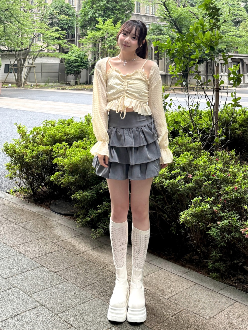 「夏コーデ、韓国ファッション、夏服コーデ、夏ファッション、シャツ/ブラウス、シアートップス、大学生、大学生コーデ、青学、GRL」｜「GRLのアイテム（トップス、イエロー系）」を使った、annpeachさん（レディース・167cm）の夏コーディネートの1枚目の写真