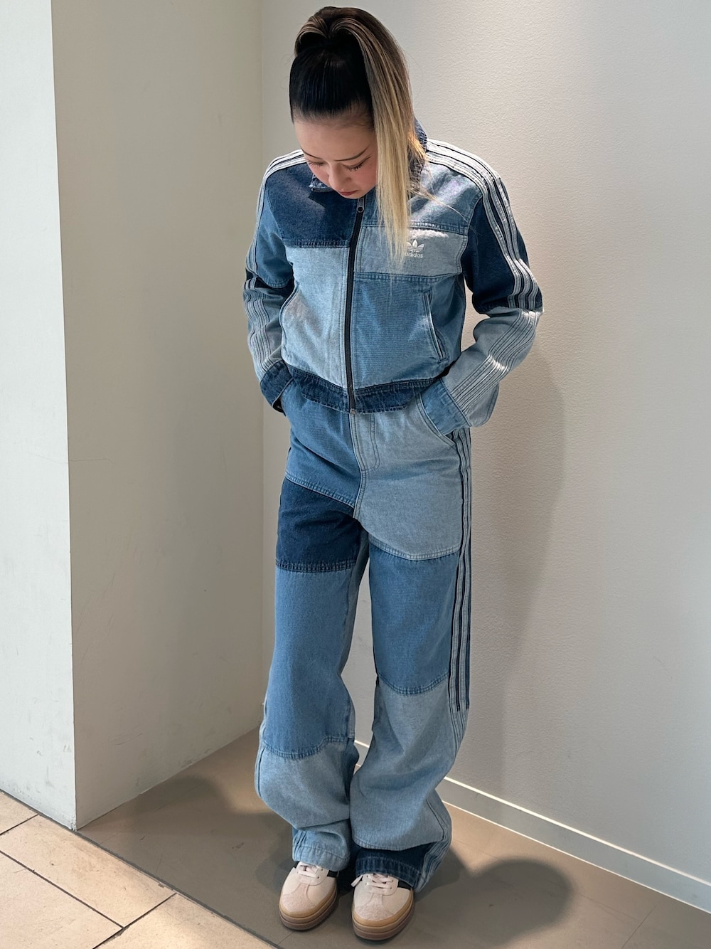 adidasデニムパッチワークトラックジャケット adidasデニムパッチワークトラックジャケット - メルカリ