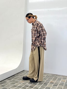 「GALLEST（ギャレスト）のComfy Slacks｜イージーサイドラインワイドパンツ（その他パンツ、ベージュ系）」を使った、GALLEST  OFFICIALさん（レディース・160cm）の秋コーディネート
