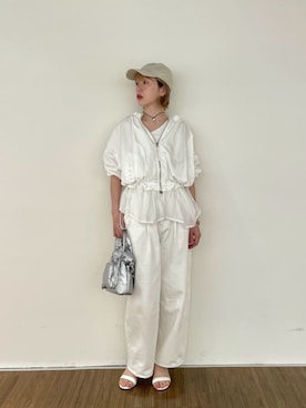 「オールホワイト」｜「アイテム（ブルゾン）」を使った、GALLEST  OFFICIALさん（レディース・160cm）の春コーディネート