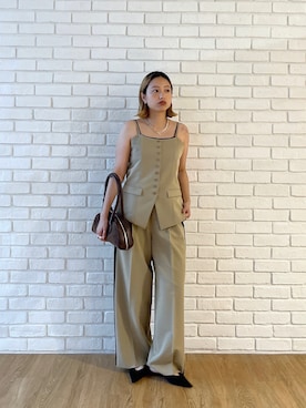 「GALLEST（ギャレスト）のComfy Set Up｜キャミジレ【セットアップ対応／通勤／カセット服】（ベスト、ベージュ系）」を使った、GALLEST  OFFICIALさん（レディース・160cm）の夏コーディネート