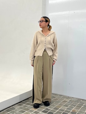 「GALLEST（ギャレスト）のComfy Slacks｜イージーサイドラインワイドパンツ（その他パンツ、ベージュ系）」を使った、GALLEST  OFFICIALさん（レディース・160cm）の秋コーディネート