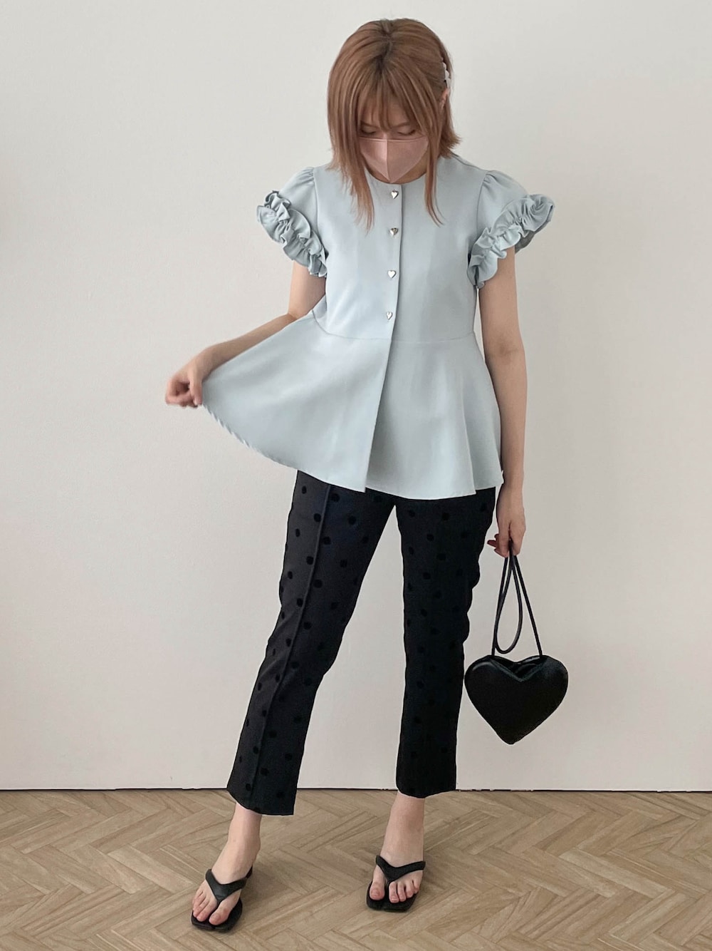 その他のその他パンツ、ブルー系のシャツ/ブラウスを着用したレディースの夏コーディネートの1枚目の写真