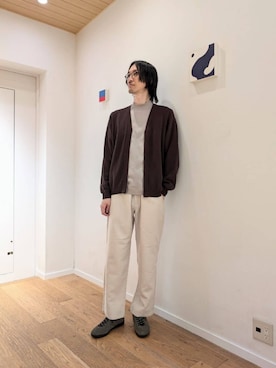「アイテム（カーディガン/ボレロ、ブラウン系）」を使った、ナカゴミさん（メンズ・184cm）の秋コーディネート
