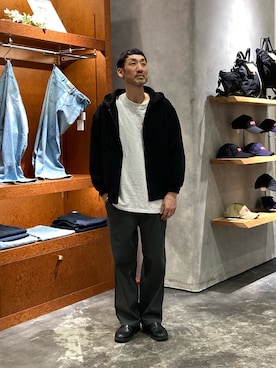 「CIAOPANIC TYPY（チャオパニックティピー）の【ロングシーズン着用可◎】ユニセックス/リラックスフィットイージーパンツ（チノパンツ、グレー系）」を使った、yonmaru2さん（メンズ・175cm）の春コーディネート