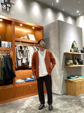 「アイテム（カーディガン/ボレロ、ブラウン系）」を使った、yonmaru2さん（メンズ・175cm）の冬コーディネート