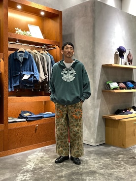 「アイテム（パーカー、グリーン系）」を使った、yonmaru2さん（メンズ・175cm）の秋コーディネート