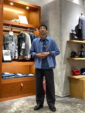 「アイテム（チノパンツ、グレー系）」を使った、yonmaru2さん（メンズ・175cm）の夏コーディネート