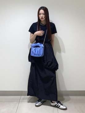 「アイテム（スニーカー）」を使った、abe sakiさん（レディース・157cm）の夏コーディネート