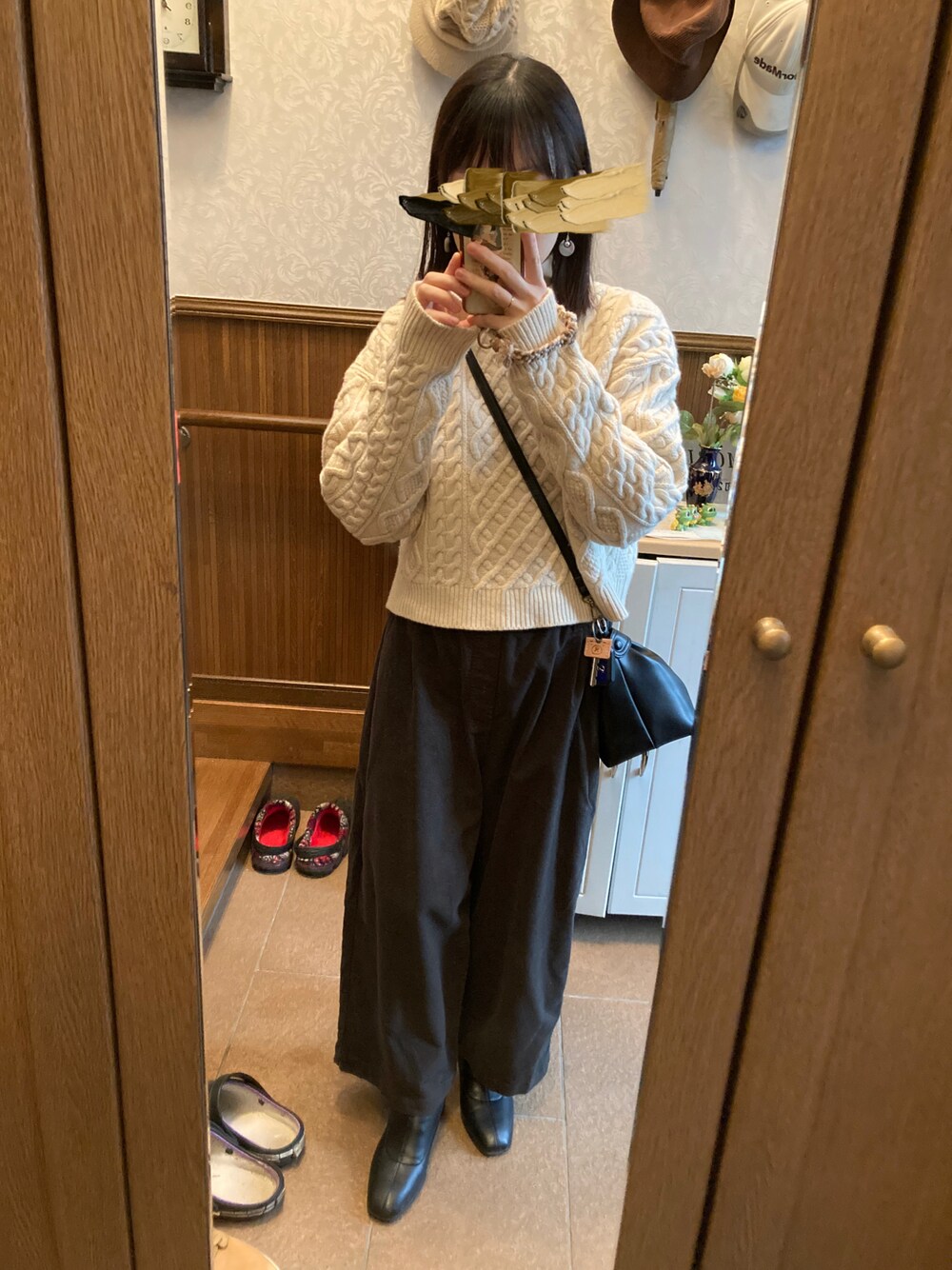 「ともだちとごはん」｜「fil.のアイテム（ニット/セーター、ホワイト系）」を使った、ふゆさん（レディース・153cm）の春コーディネートの1枚目の写真