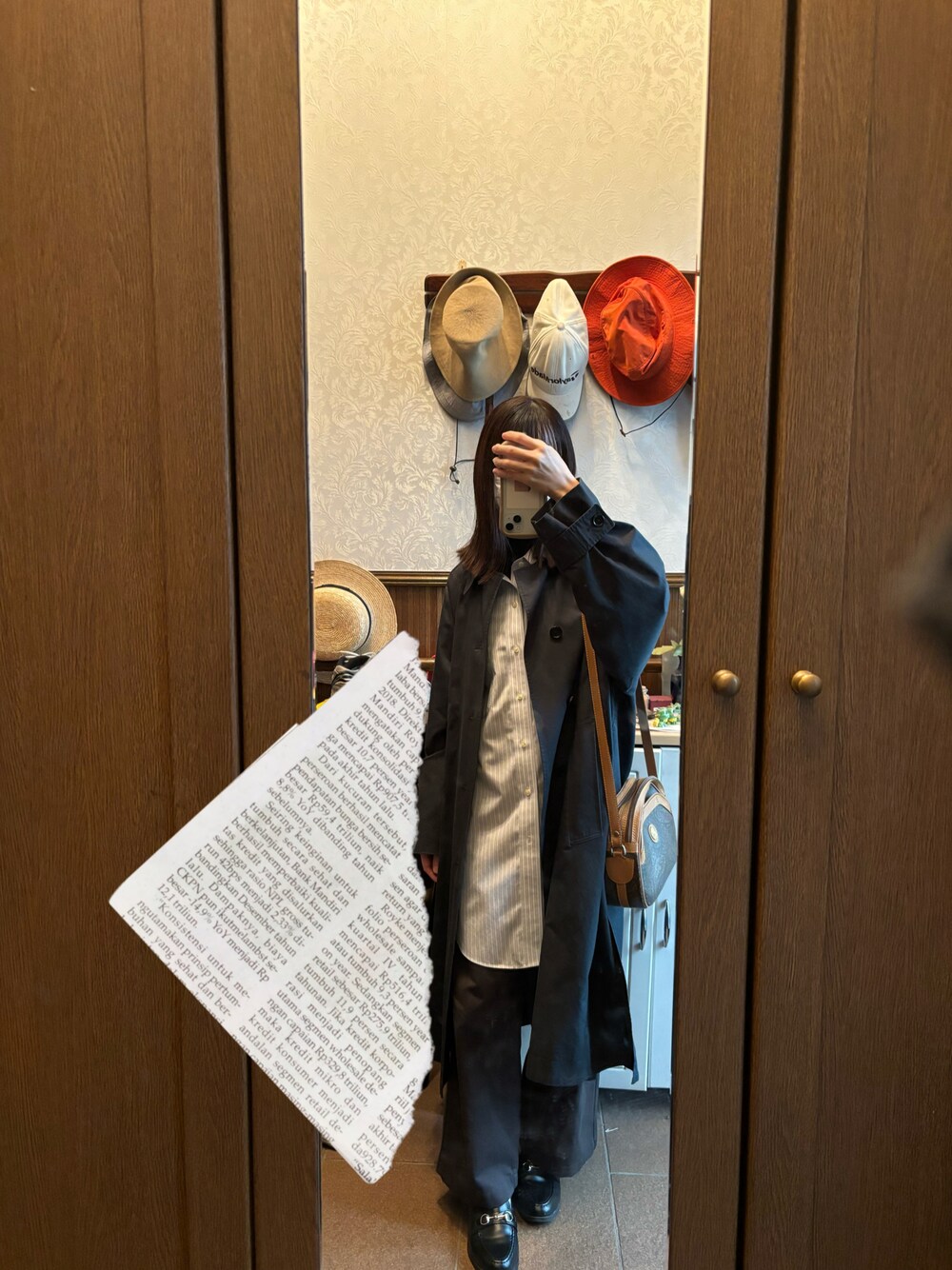 「秋コーデ」｜「VINTAGEのアイテム（シャツ/ブラウス、ホワイト系）」を使った、ふゆさん（レディース・153cm）の冬コーディネートの1枚目の写真