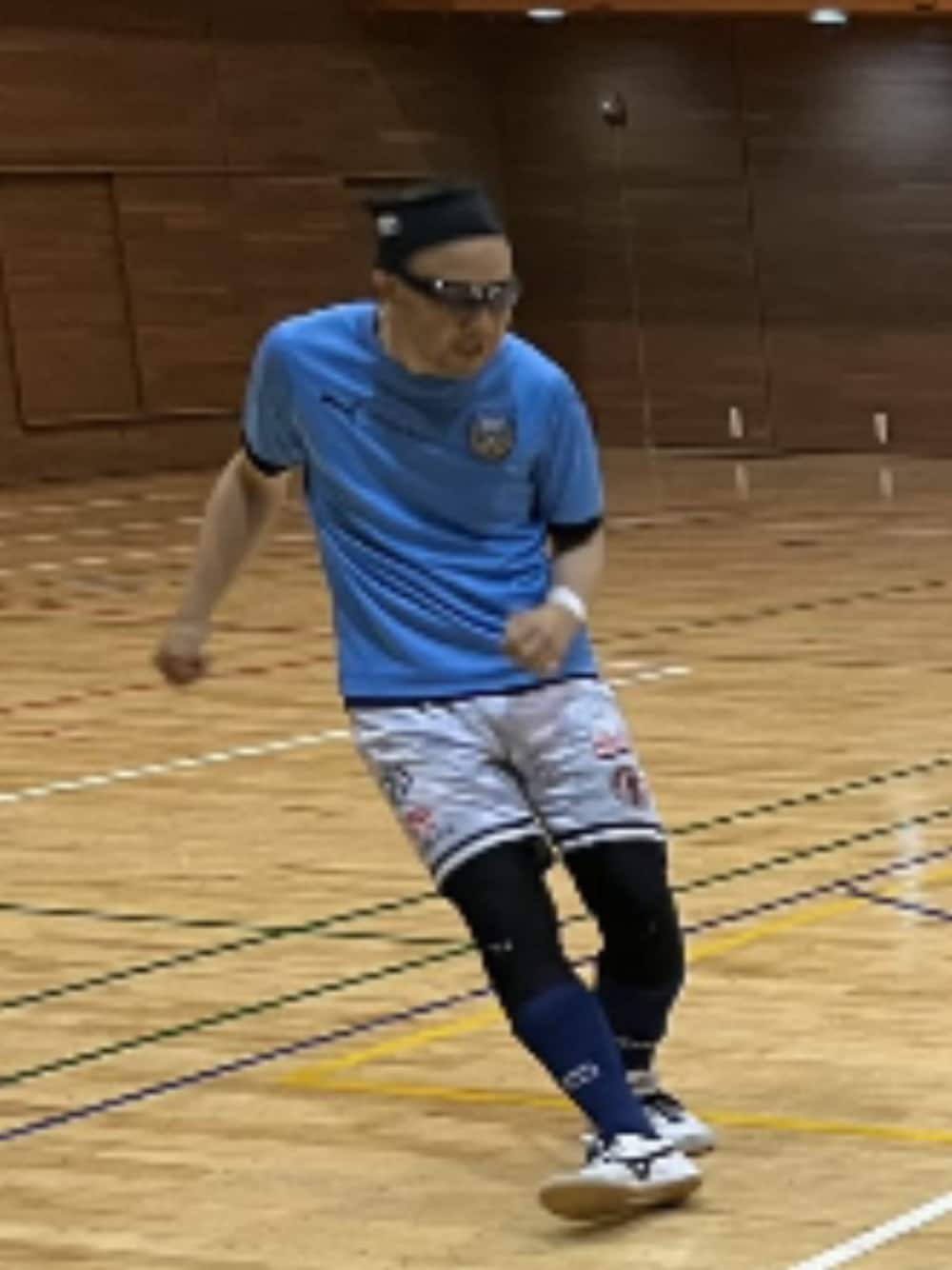 「PUMAのアイテム（Tシャツ/カットソー、ブルー系）」を使った、tamaossanさん（メンズ・173cm）の夏コーディネートの1枚目の写真