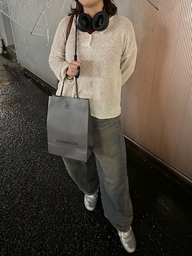 「amoodのアイテム（ニット/セーター、ホワイト系）」を使った、beさん（レディース・166cm）の秋コーディネート