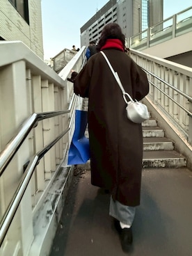 「アイテム（ステンカラーコート）」を使った、beさん（レディース・166cm）の冬コーディネート