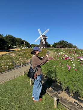 「アイテム（スニーカー、オレンジ系）」を使った、beさん（レディース・166cm）の秋コーディネート