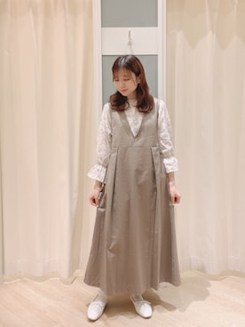 「Samansa Mos2 blue」｜「アイテム（ジャンパースカート）」を使った、𝙼 𝙸 𝚈 𝚄さん（レディース・158cm）の春コーディネート