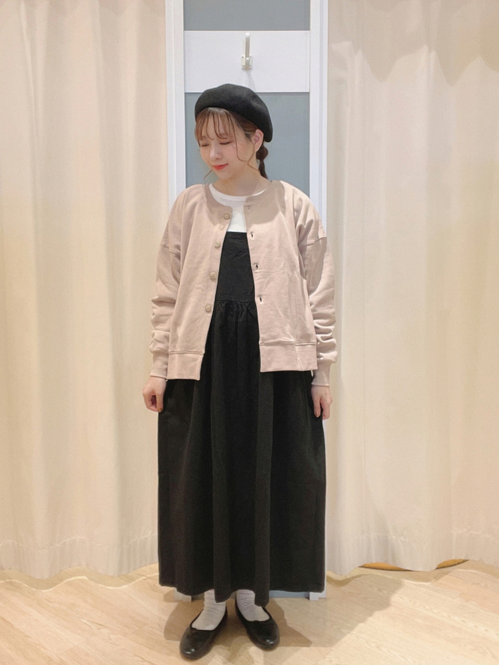 「シンプル、ベレー帽、ナチュラル、SM2、カジュアルガーリー、サマンサ モスモス(Samansa Mos2)、Samansa Mos2」｜「Samansa Mos2の消臭抗菌バレエシューズ（バレエシューズ、ブラック系）」を使った、𝙼 𝙸 𝚈 𝚄さん（レディース・158cm）の秋コーディネートの1枚目の写真