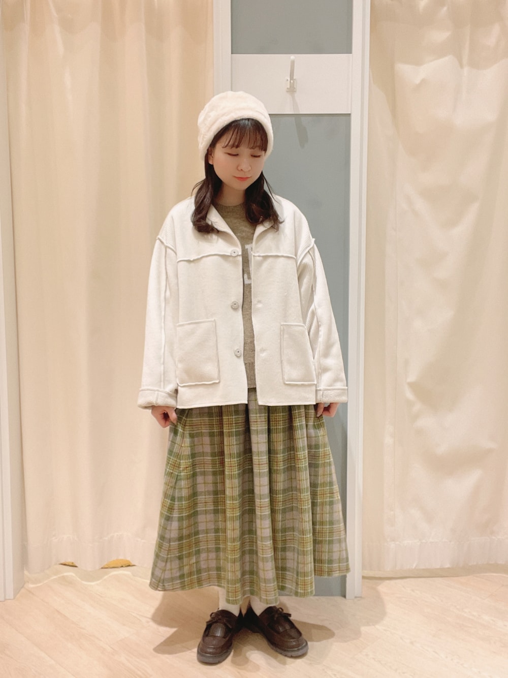 「SM2、Samansa Mos2、サマンサモスモス、ニット、リバーシブル、チェック、チェックスカート、スカート、ガーリー、大人かわいい、秋冬コーデ、冬コーデ」｜「Samansa Mos2の【FROM ENGLAND】ブリティッシュウールスカート（スカート、グリーン系）」を使った、𝙼 𝙸 𝚈 𝚄さん（レディース・158cm）の秋コーディネートの1枚目の写真