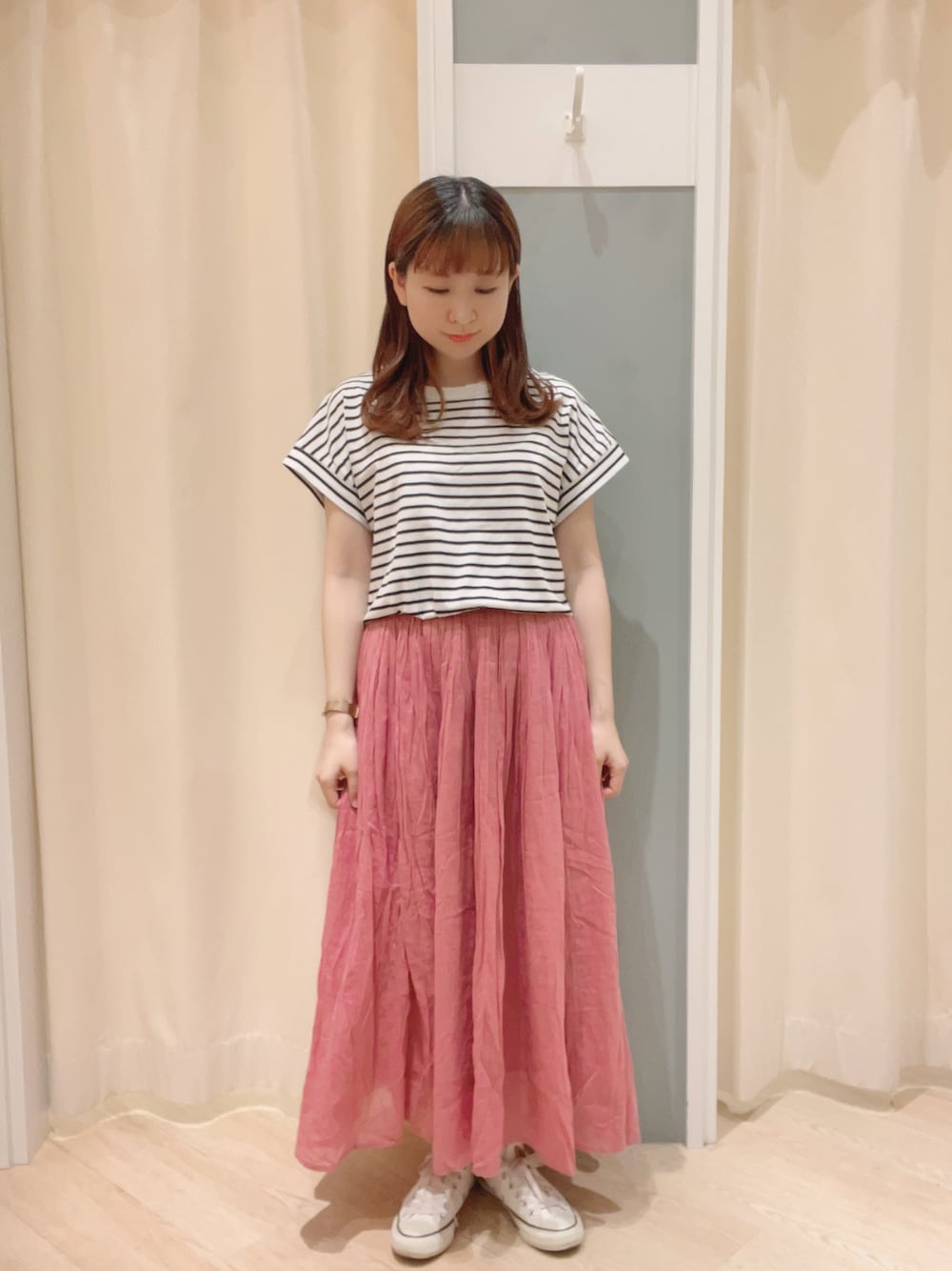 「Samansa Mos2、SM2、サマンサ モスモス(Samansa Mos2)、ボーダー、ボーダーTシャツ、フレンチスリーブ、スカート、ギャザースカート、ピンク、ギャザー、夏コーデ、シンプルコーデ、カジュアルコーデ、converse」｜「Samansa Mos2 blueのボイルギャザースカート（スカート、パープル系）」を使った、𝙼 𝙸 𝚈 𝚄さん（レディース・158cm）の夏コーディネートの1枚目の写真