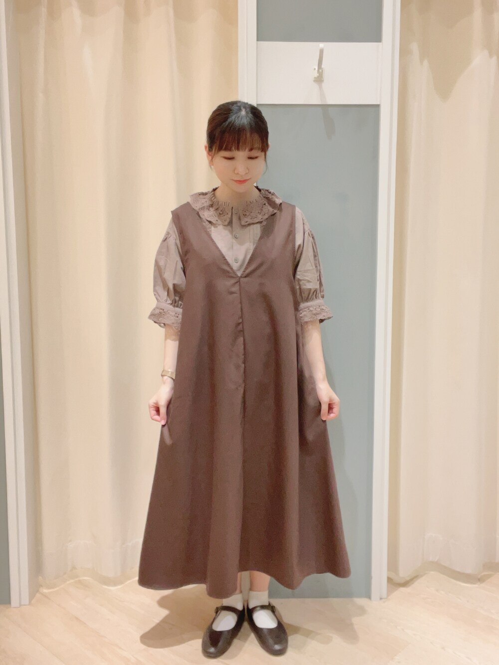 「SM2、Samansa Mos2、サマンサ モスモス(Samansa Mos2)、ガーリー、大人かわいい、ブラウス、ジャンパースカート、ジャンスカ、秋コーデ、夏コーデ、大人ガーリー」｜「Samansa Mos2の前後着ジャンパースカート（ワンピース、ブラウン系）」を使った、𝙼 𝙸 𝚈 𝚄さん（レディース・158cm）の夏コーディネートの1枚目の写真