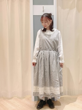 「エプロンワンピース」｜「アイテム（その他）」を使った、𝙼 𝙸 𝚈 𝚄さん（レディース・158cm）の秋コーディネート