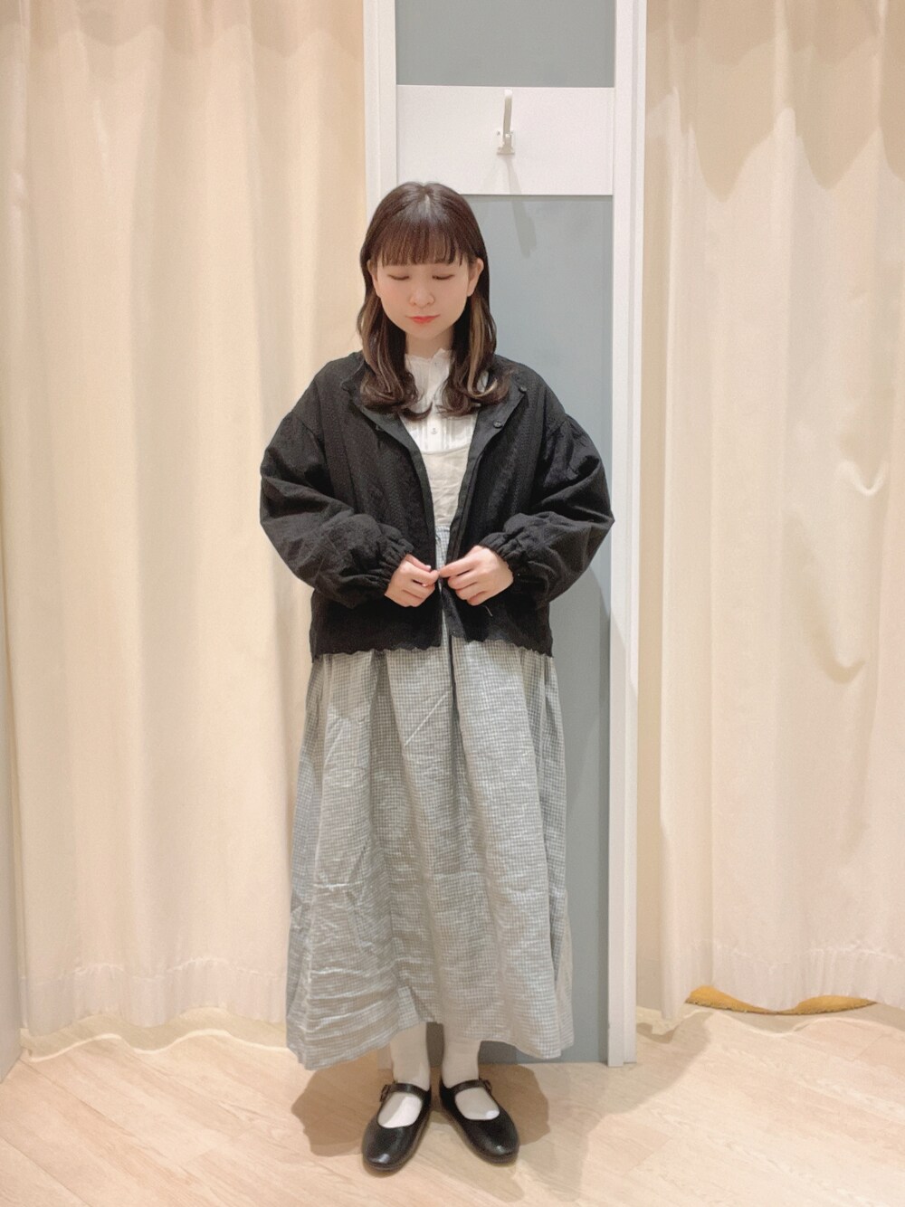 「SM2、Samansa Mos2、サマンサ モスモス(Samansa Mos2)、キャミワンピ、ジャケット、リバーシブル、ブラウス、前後着、春コーデ、ナチュラル、ナチュラルガーリー、大人ガーリー」｜「Samansa Mos2のワンストラップシューズ（ドレスシューズ、ブラック系）」を使った、𝙼 𝙸 𝚈 𝚄さん（レディース・158cm）の冬コーディネートの1枚目の写真
