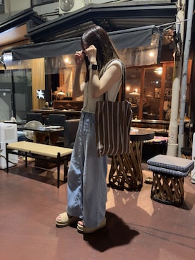 デニム調UGGサンダル UGG Summer Sandal Collection | NewJeansのHANNIをキャンペーン