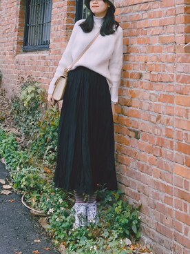 「UNIQLO（ユニクロ）のアイテム（スカート、ブラック系）」を使った、Tiffy Leeさん（レディース・159cm）の春コーディネート