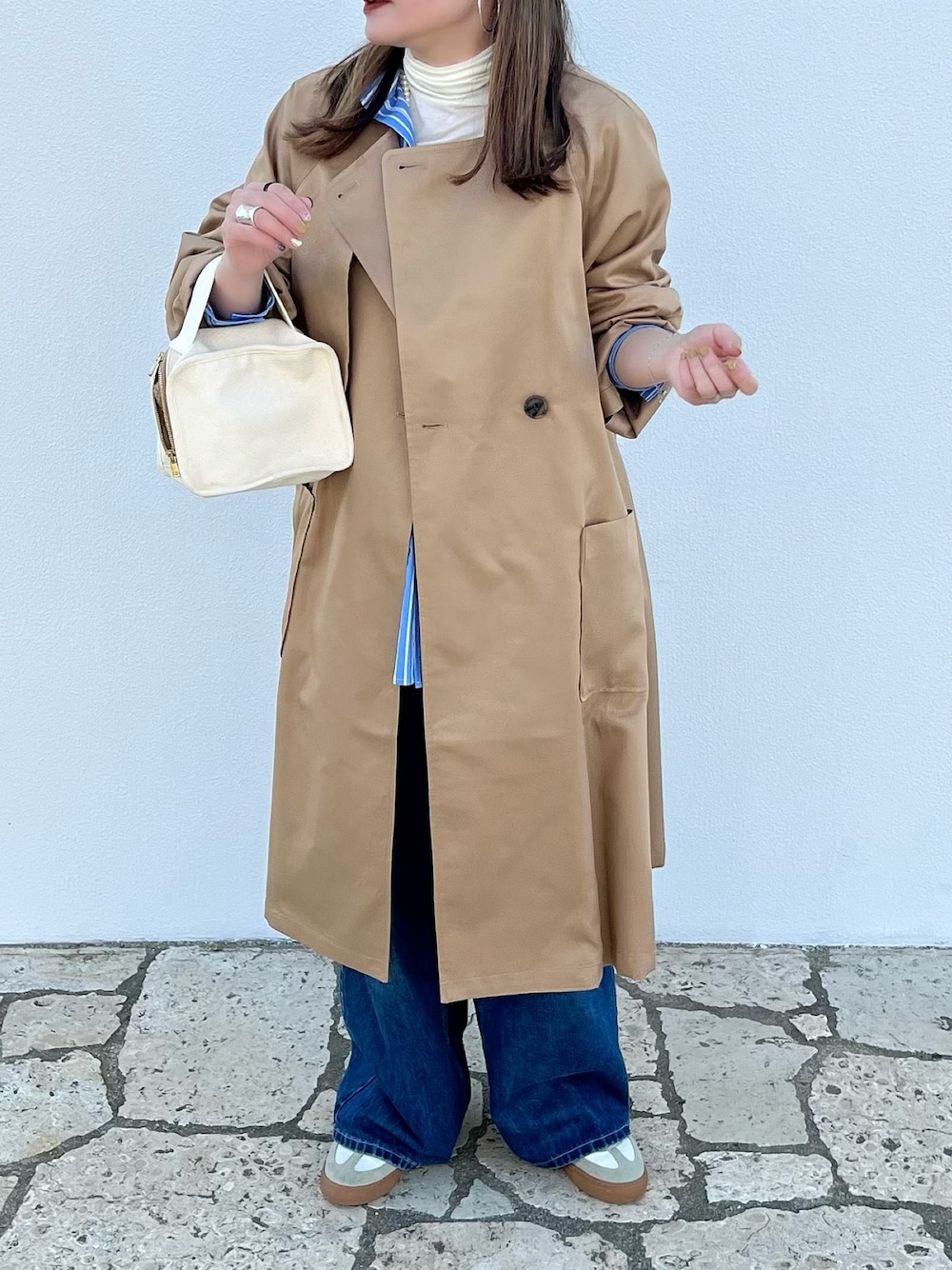「春めき満開コーデ、ジャケット、春コーデ、休日スタイル、春カラー、大人女子、きれいめカジュアル、シンプルコーデ、ノーカラーコート、コート、ベージュ、LBC、STARTING OVER、シャツスタイル、爽やかコーデ」｜「LBCのノーカラーガンパッチゆるコート（ノーカラーコート、ベージュ系）」を使った、M★★★さん（骨格ストレート・レディース・156cm）の春コーディネートの1枚目の写真