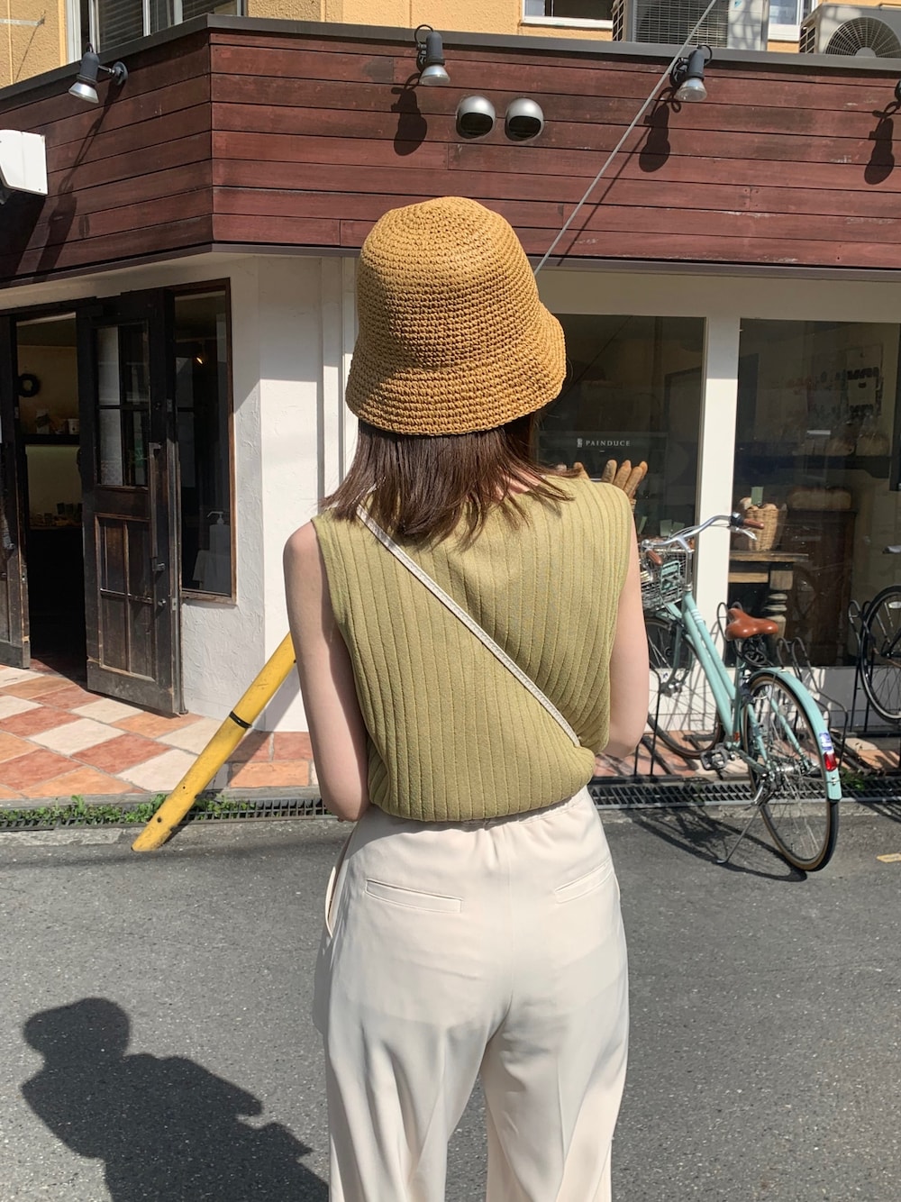 「タンクトップ、ノースリーブ、ピスタチオ、レイヤードスタイル、淡色コーデ、休日スタイル、カラー×コーデ、タックイン、オトナ女子、オトナカジュアル、帽子」｜「CAPRICIEUX LE'MAGEのタンクSETシアータンク（ニット/セーター、グリーン系）」を使った、mana_lemageさん（レディース・161cm）の春コーディネートの4枚目の写真
