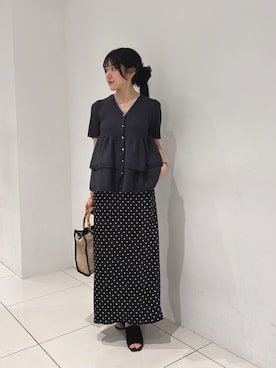 「SENSE OF PLACE by URBAN RESEARCH（センスオブプレイスバイアーバンリサーチ）のアイテム（スカート）」を使った、薫子さん（レディース・157cm）の夏コーディネート