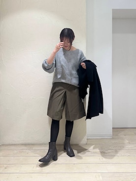 「アイテム（ステンカラーコート）」を使った、薫子さん（レディース・157cm）の秋コーディネート