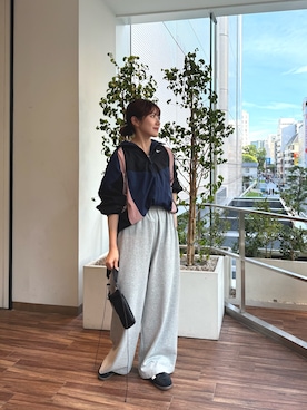 「アイテム（ナイロンジャケット）」を使った、薫子さん（レディース・157cm）の秋コーディネート