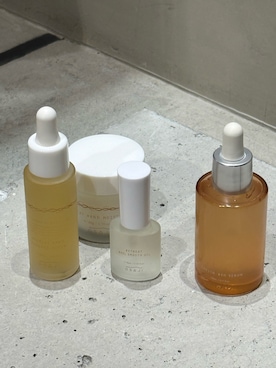 「アイテム（コスメキット/ギフトセット）」を使った、薫子さん（レディース・157cm）の秋コーディネート